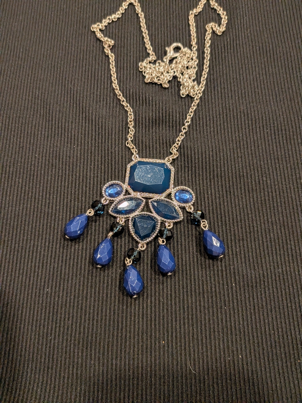 Elegant Blue Teardrop Statement Necklace - Fashion Jewelry